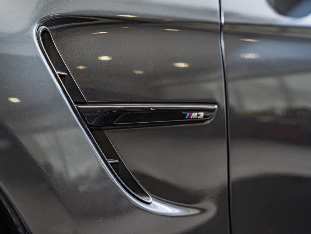 Used 2018 BMW M3 RWD image 10