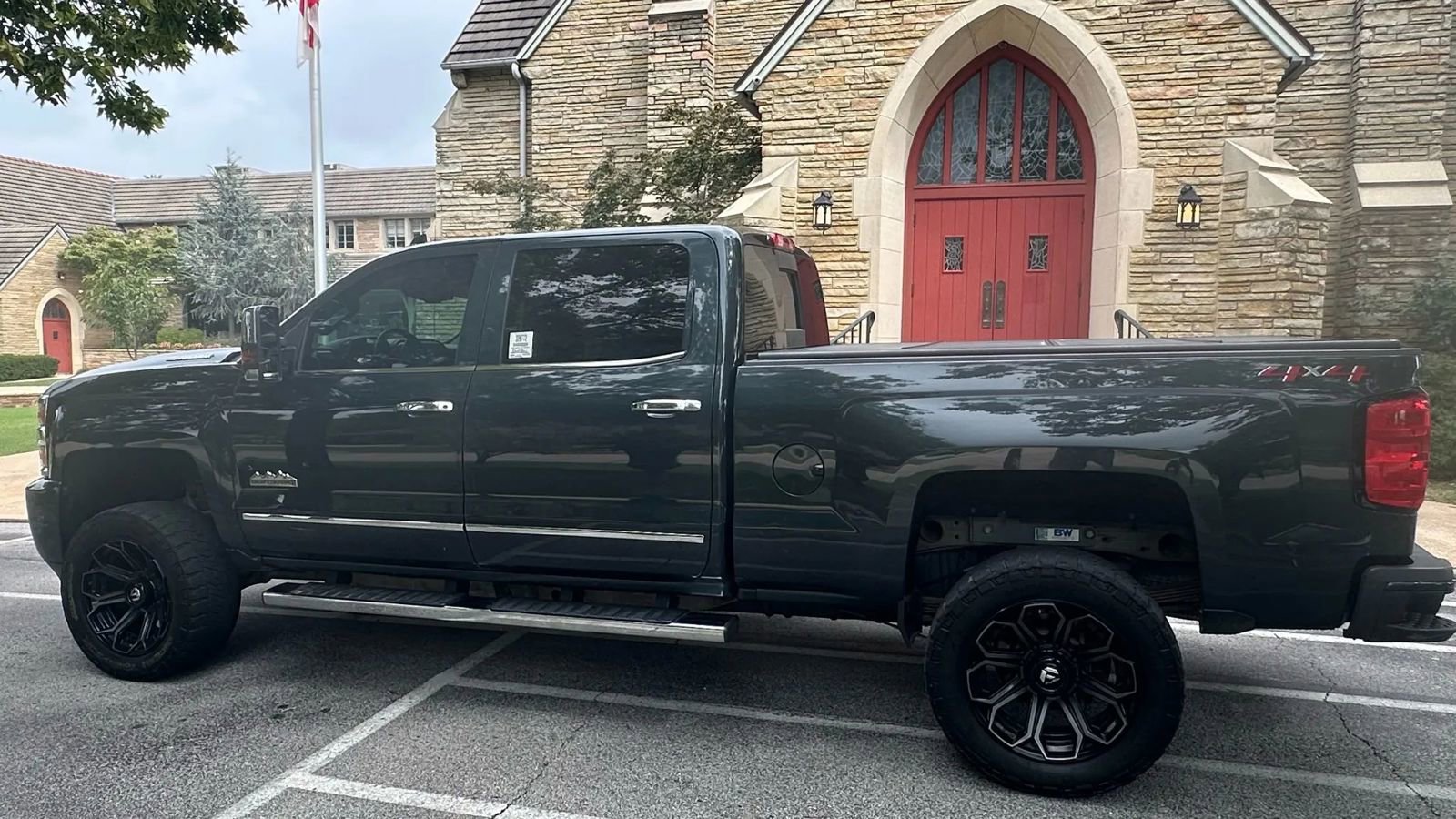 Used 2018 Chevrolet Silverado 2500 High Country w/ Duramax Plus Package image 7