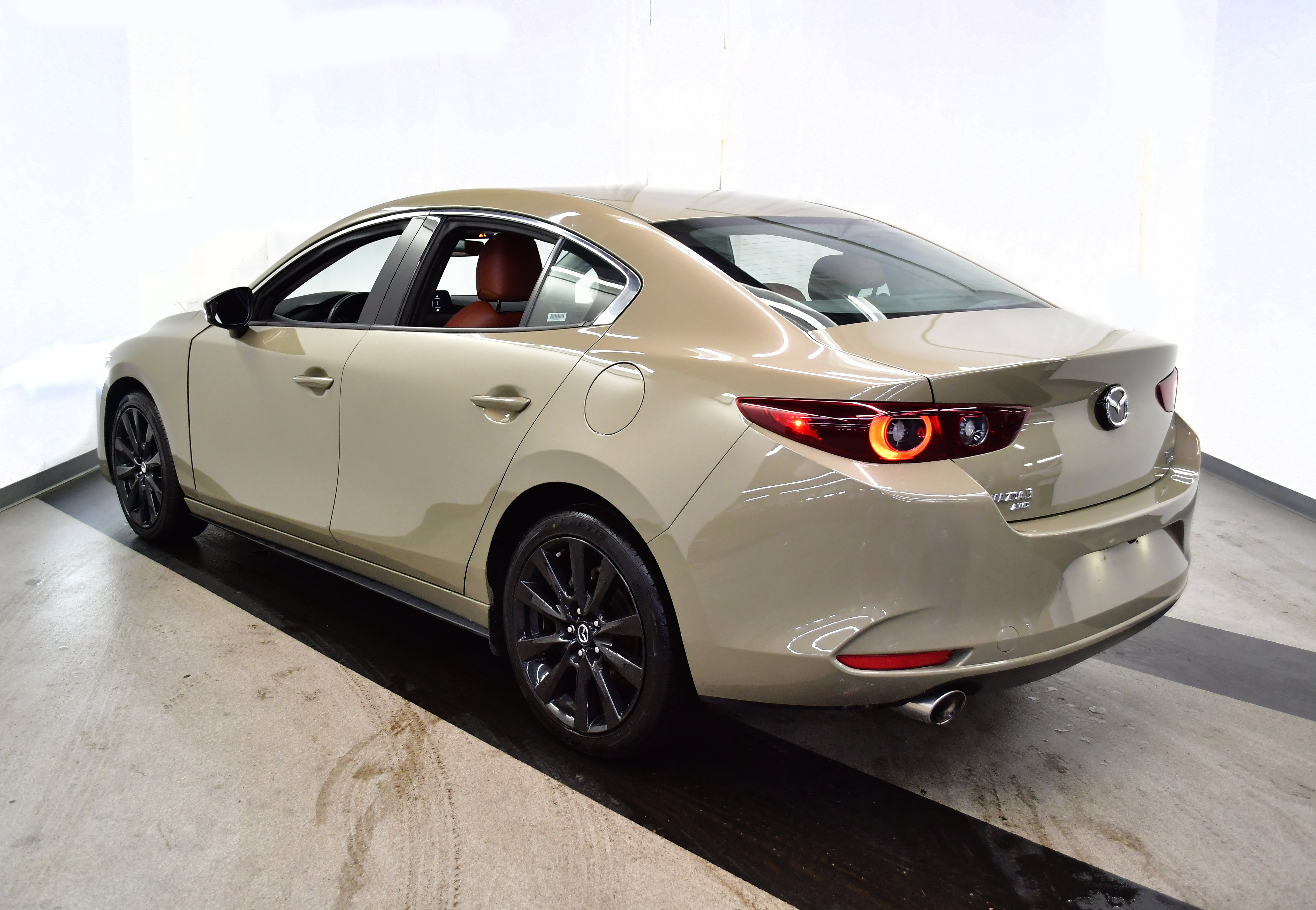 Used 2024 MAZDA MAZDA3 s image 10