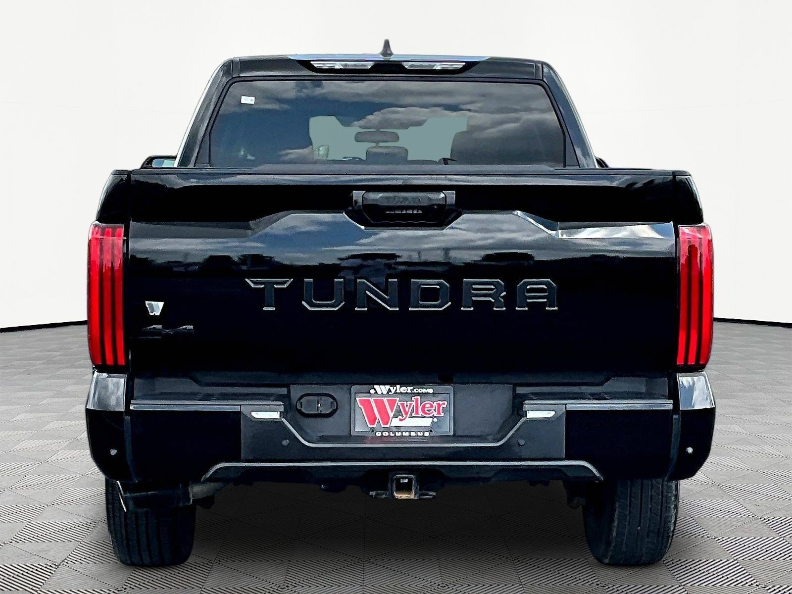 Used 2024 Toyota Tundra SR5 w/ SR5 Convenience Package AWD/4WD image 5