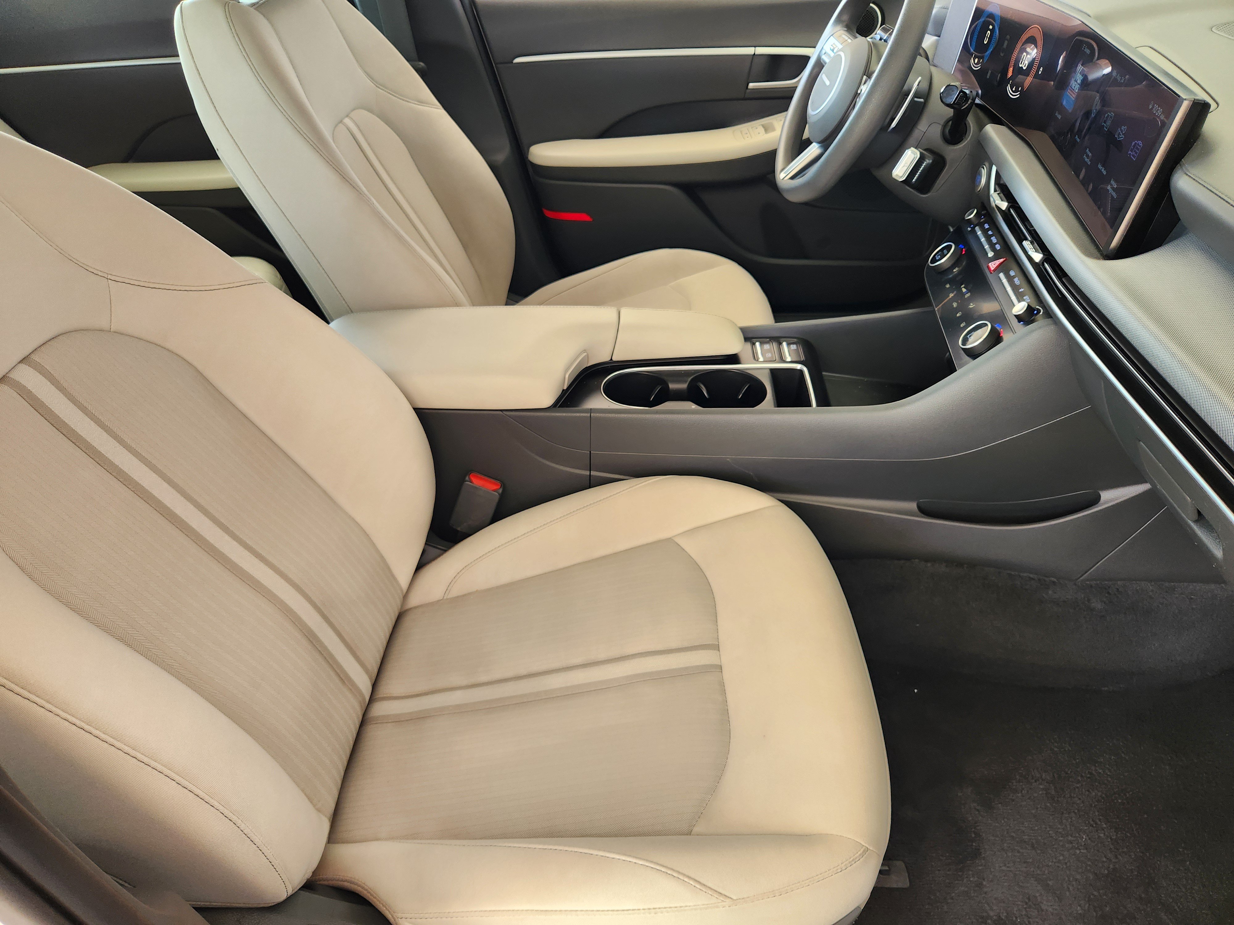 Used 2025 Hyundai Sonata SEL FWD image 14