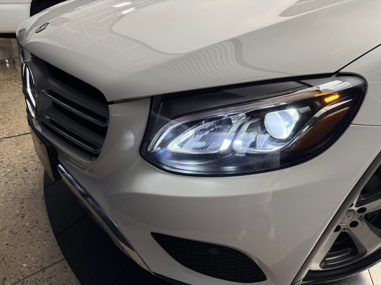 Used 2017 Mercedes-Benz GLC 300 4MATIC image 13