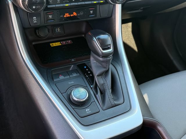Used 2023 Toyota RAV4 Limited AWD/4WD image 18