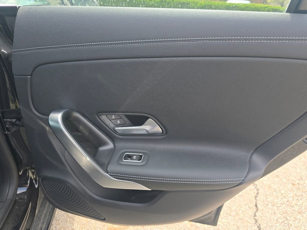 Used 2021 Mercedes-Benz CLA 250 4MATIC image 22