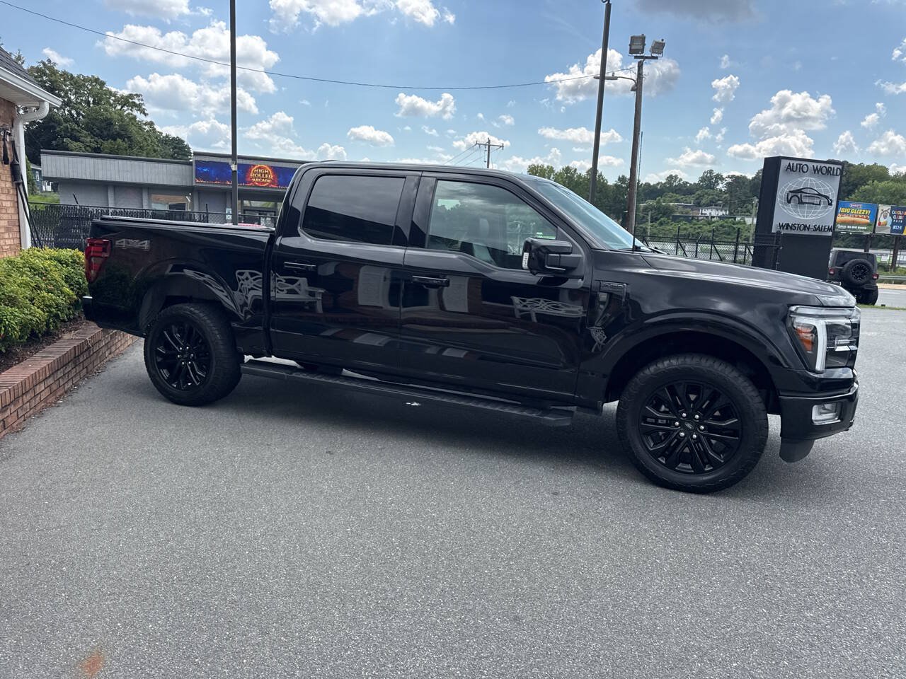 Used 2024 Ford F150 Lariat w/ Equipment Group 502A High AWD/4WD image 11