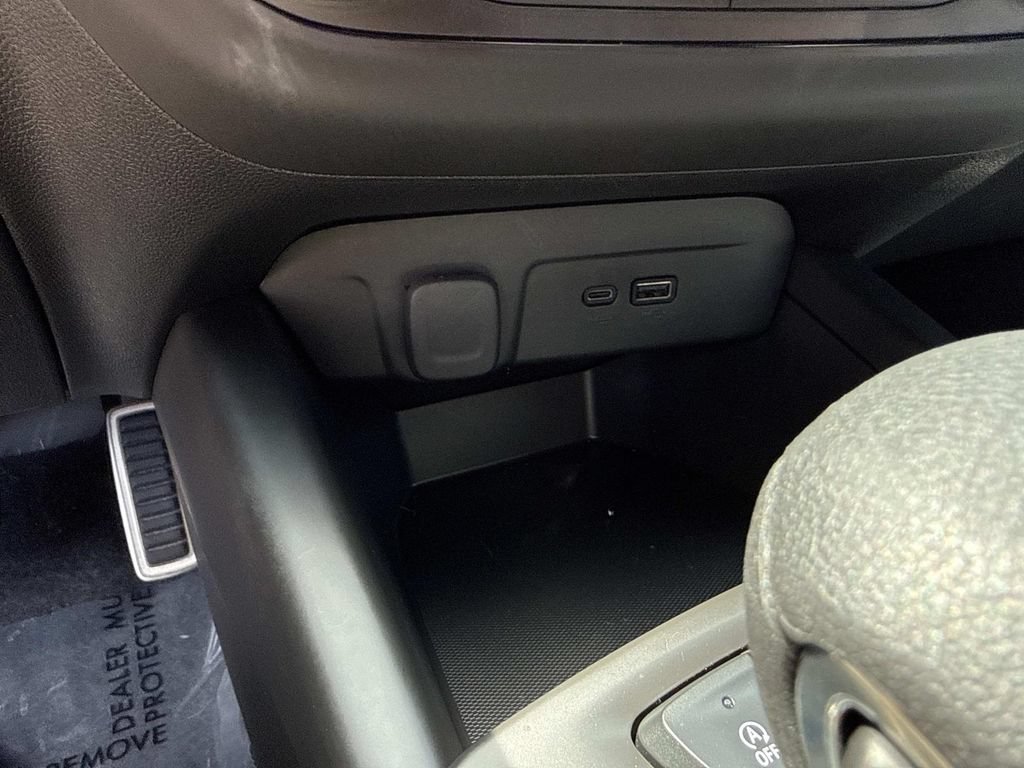 Used 2024 Chevrolet Trax RS w/ Driver Confidence Package FWD image 29