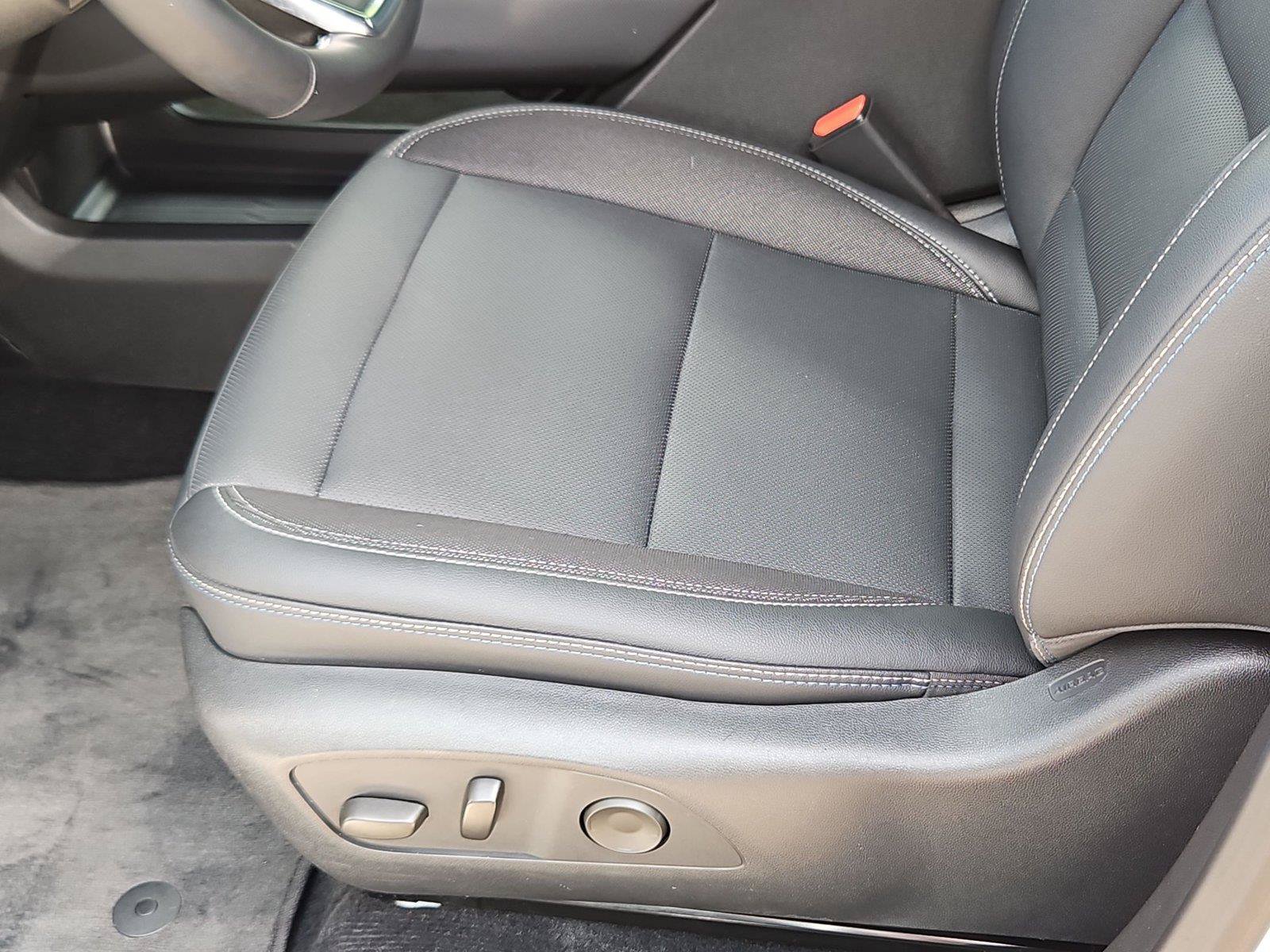 Used 2024 Chevrolet Equinox EV LT FWD image 25