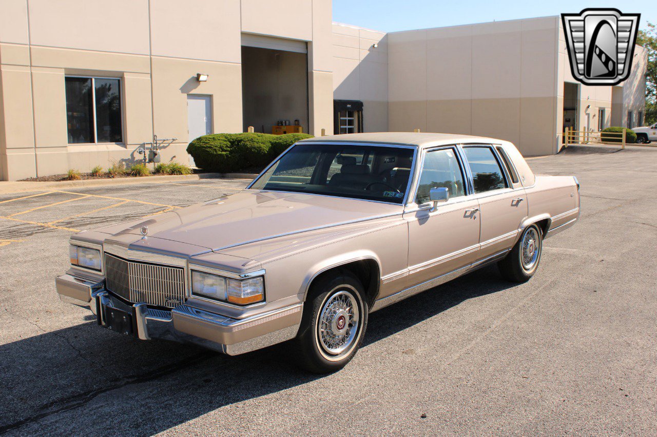 Used 1992 Cadillac Brougham image 2