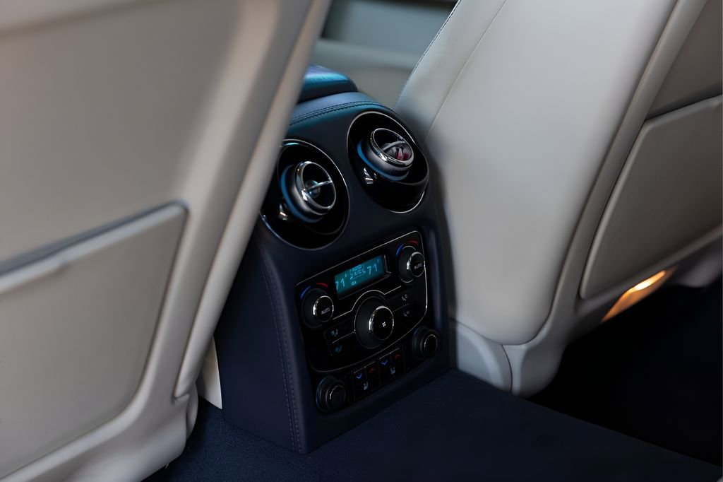 Used 2012 Jaguar XJ L RWD image 54