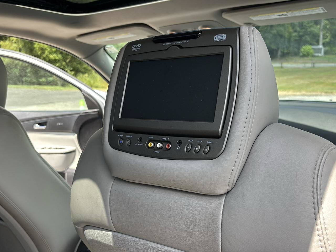 Used 2011 GMC Acadia Denali FWD image 19