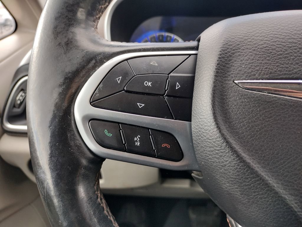 Used 2018 Chrysler Pacifica Touring-L Plus FWD image 26