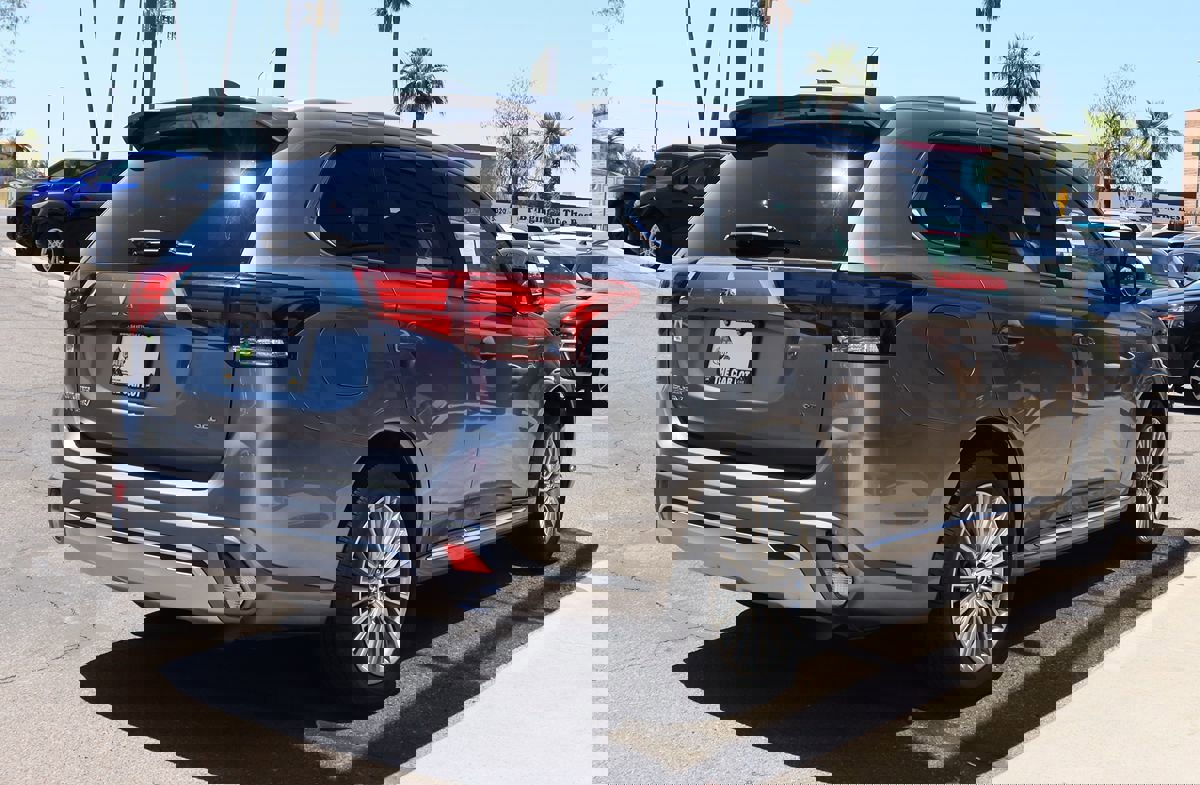 Used 2022 Mitsubishi Outlander SEL image 13