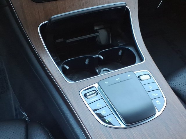 Used 2022 Mercedes-Benz GLC 300 image 7