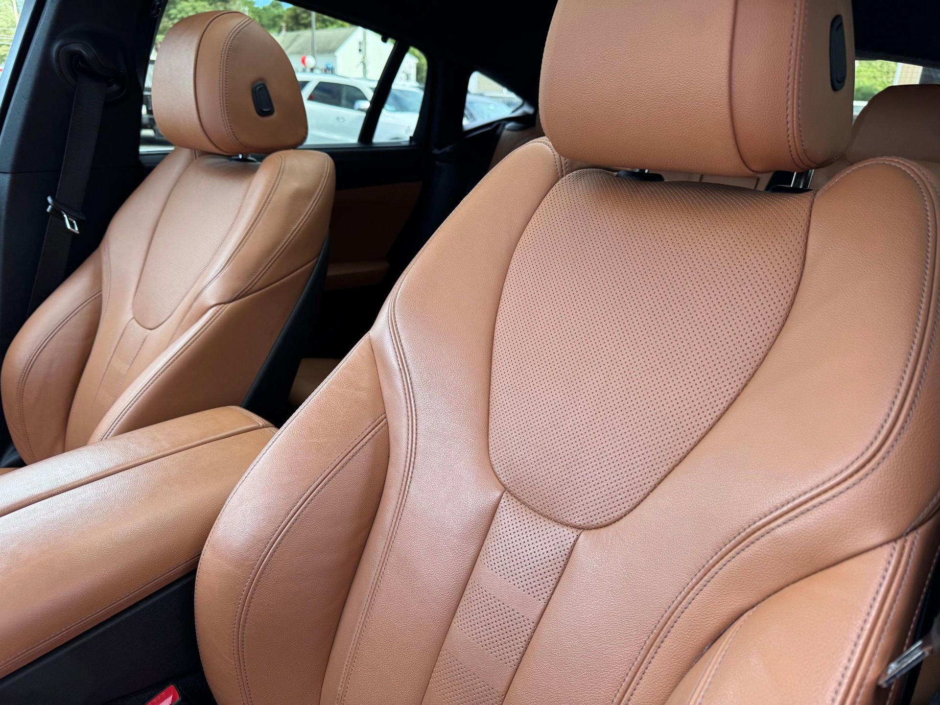 Used 2022 BMW X6 xDrive40i image 15