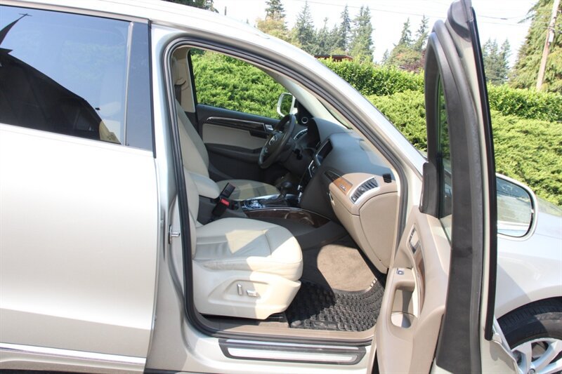 Used 2016 Audi Q5 2.0T Premium Plus w/ Technology Package AWD/4WD image 16