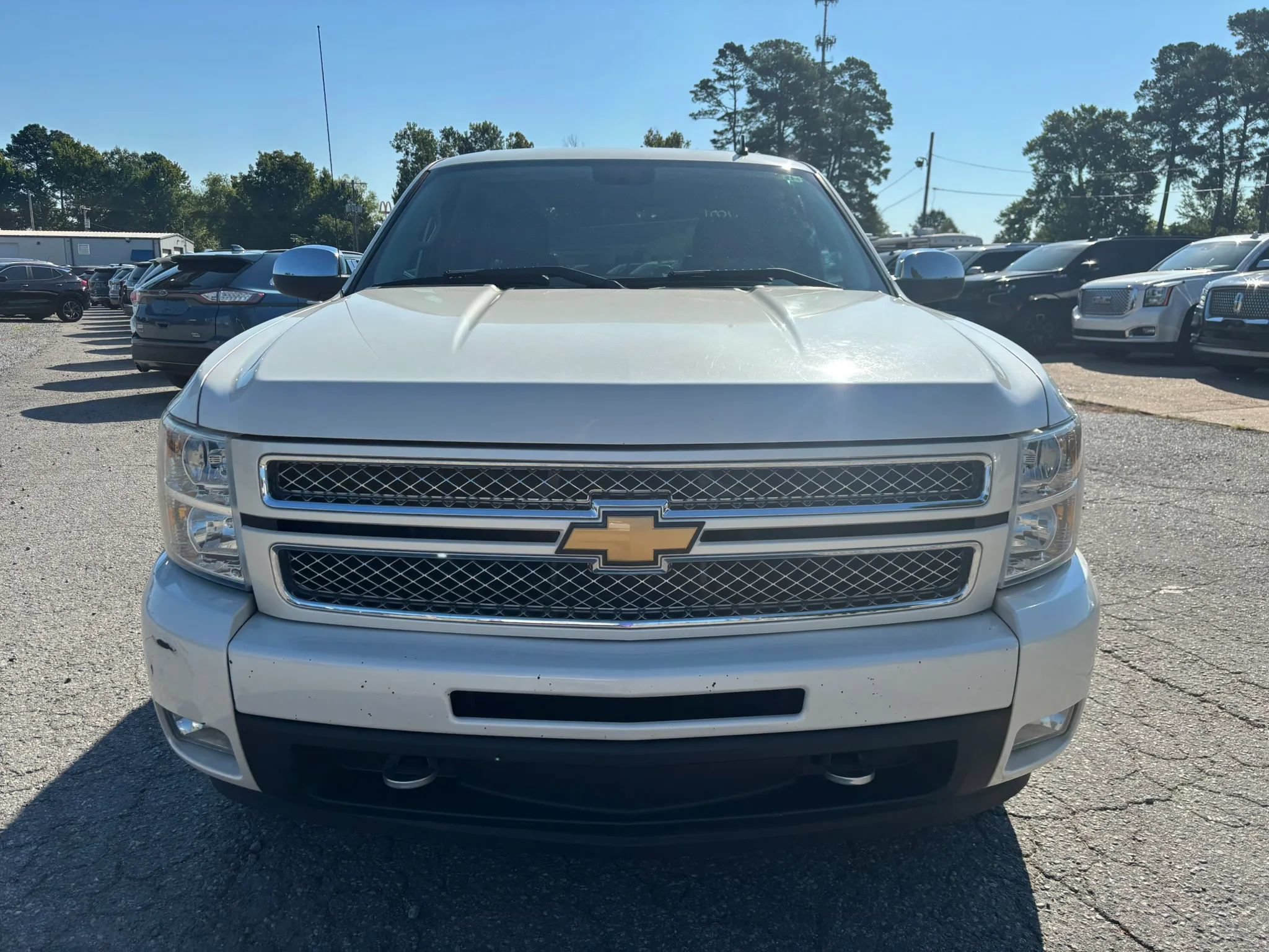 Used 2013 Chevrolet Silverado 1500 LTZ w/ LTZ White Diamond Edition AWD/4WD image 8