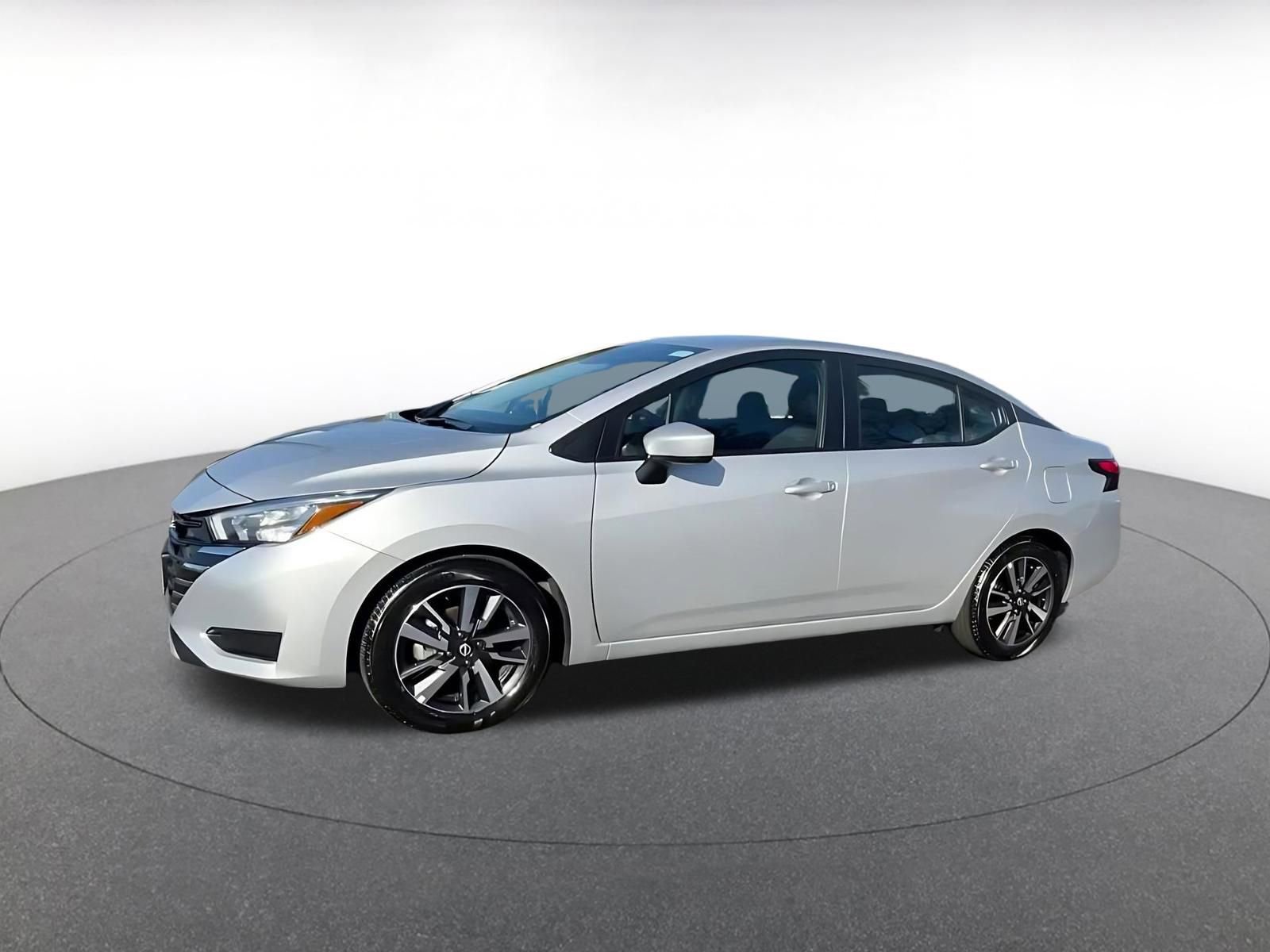 Used 2025 Nissan Versa SV FWD image 8