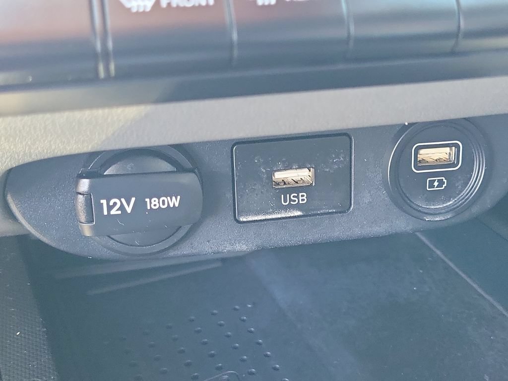 Used 2023 Hyundai Elantra SEL w/ Convenience Package FWD image 22