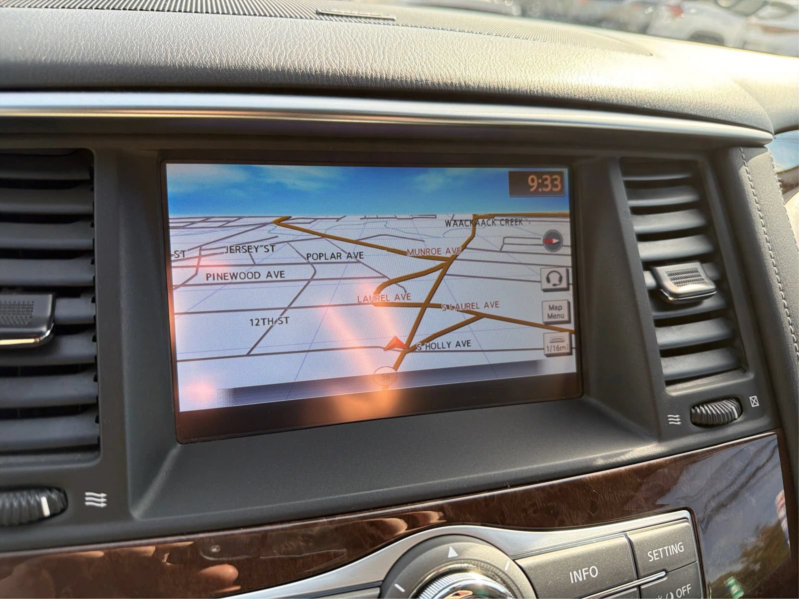 Used 2016 INFINITI QX80 4WD w/ All Season Package image 26