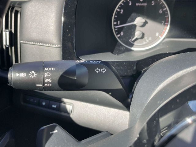 Used 2025 Nissan Pathfinder SL AWD/4WD image 23
