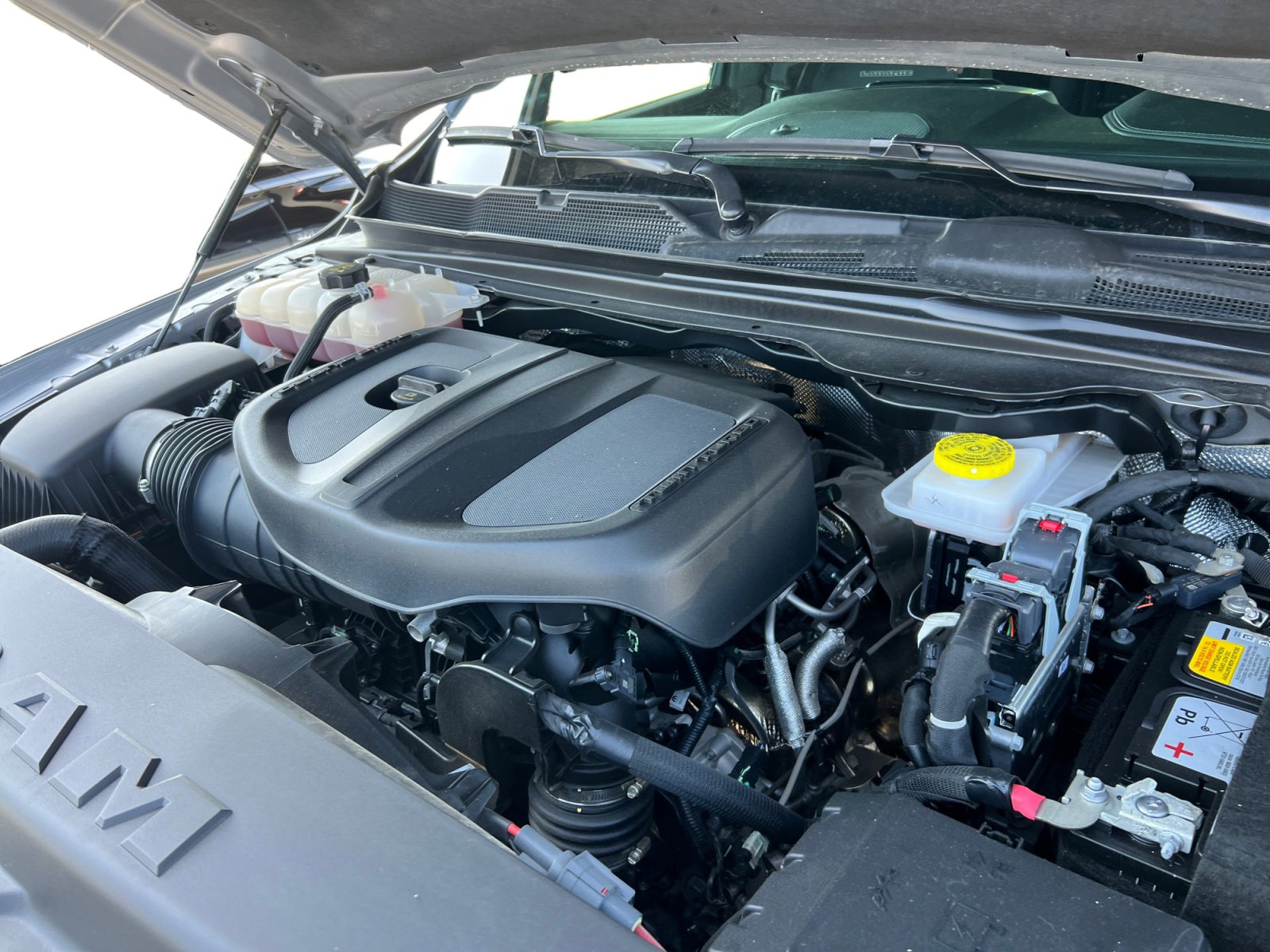 Used 2025 RAM 1500 Laramie image 13