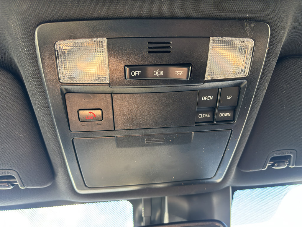 Used 2022 Toyota Tacoma Limited image 21