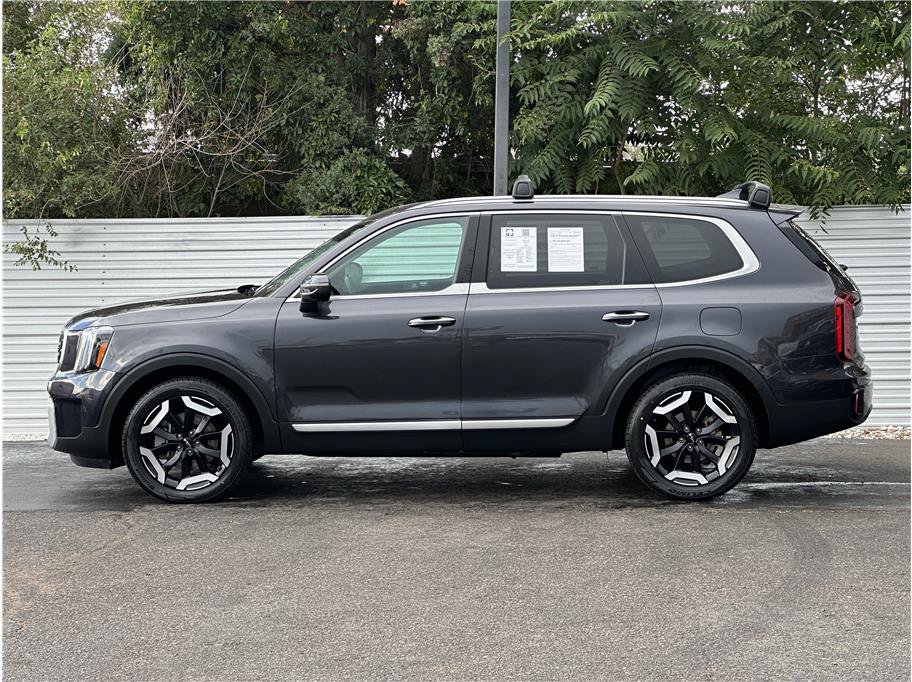 Used 2025 Kia Telluride S AWD/4WD image 13