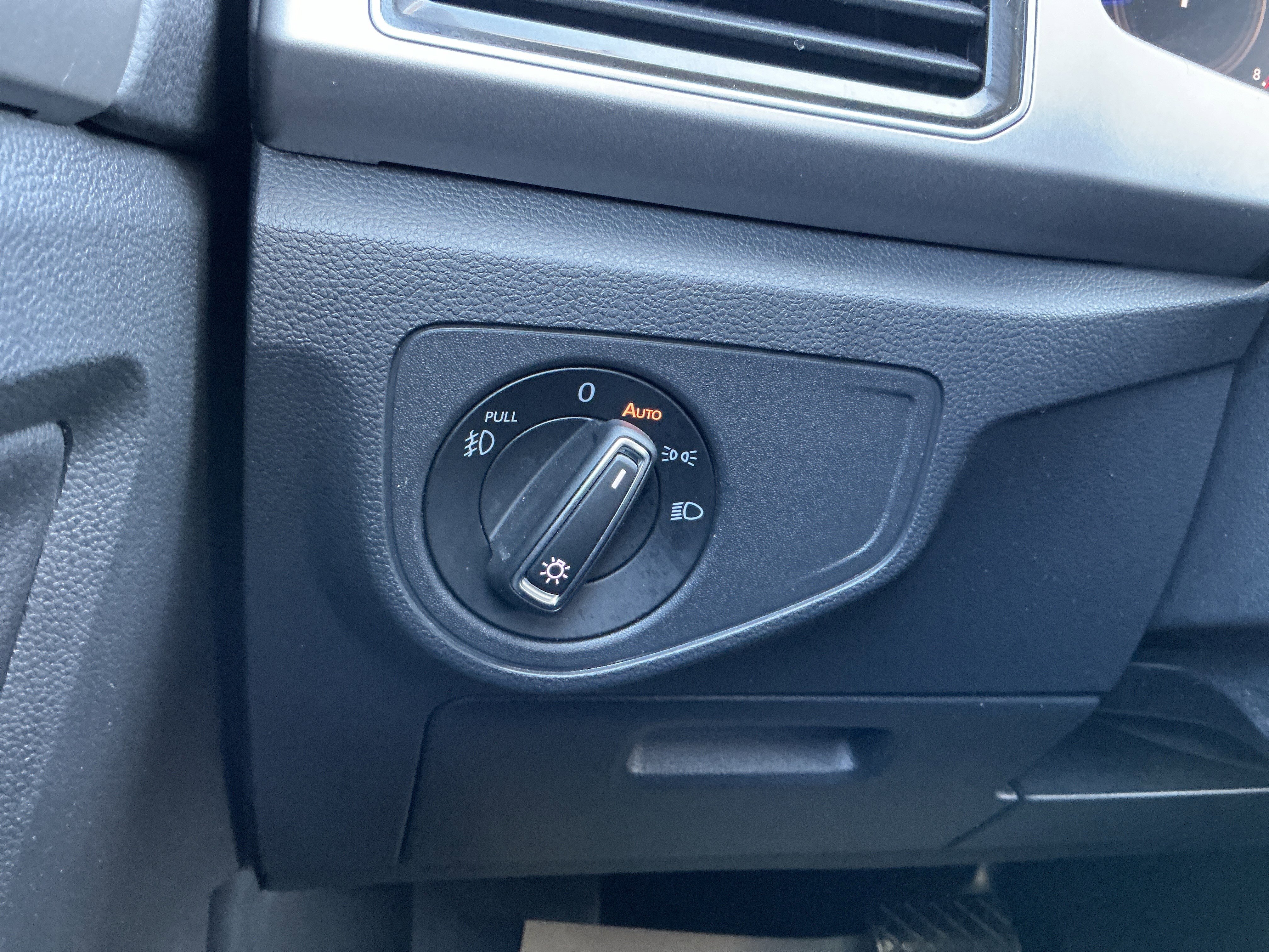Used 2019 Volkswagen Atlas SEL AWD/4WD image 20