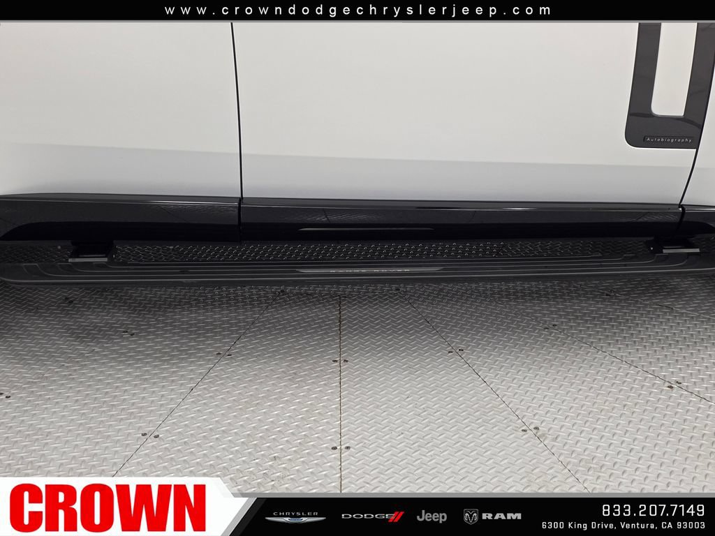 Used 2025 Land Rover Range Rover Autobiography AWD/4WD image 10