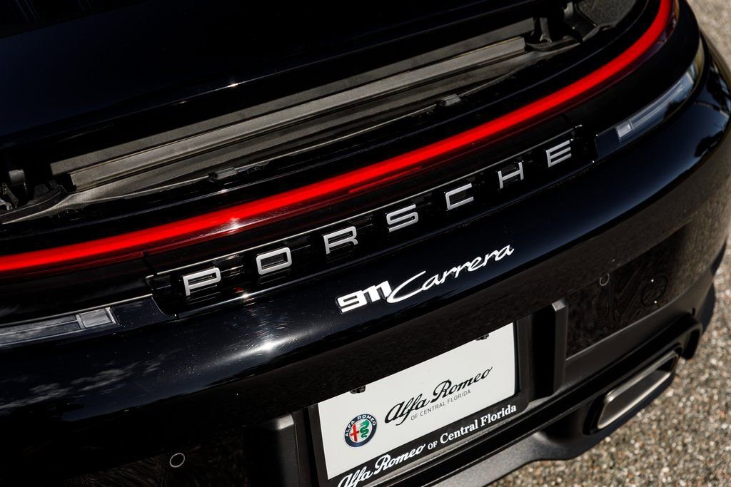 Used 2025 Porsche 911 Carrera RWD image 9