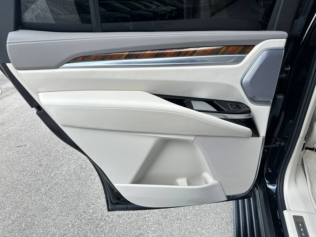Used 2025 Cadillac Escalade Premium Luxury Platinum w/ LPO, Floor Liner Package AWD/4WD image 35