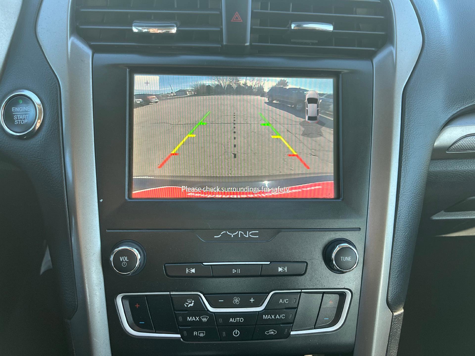 Used 2020 Ford Fusion SE image 29