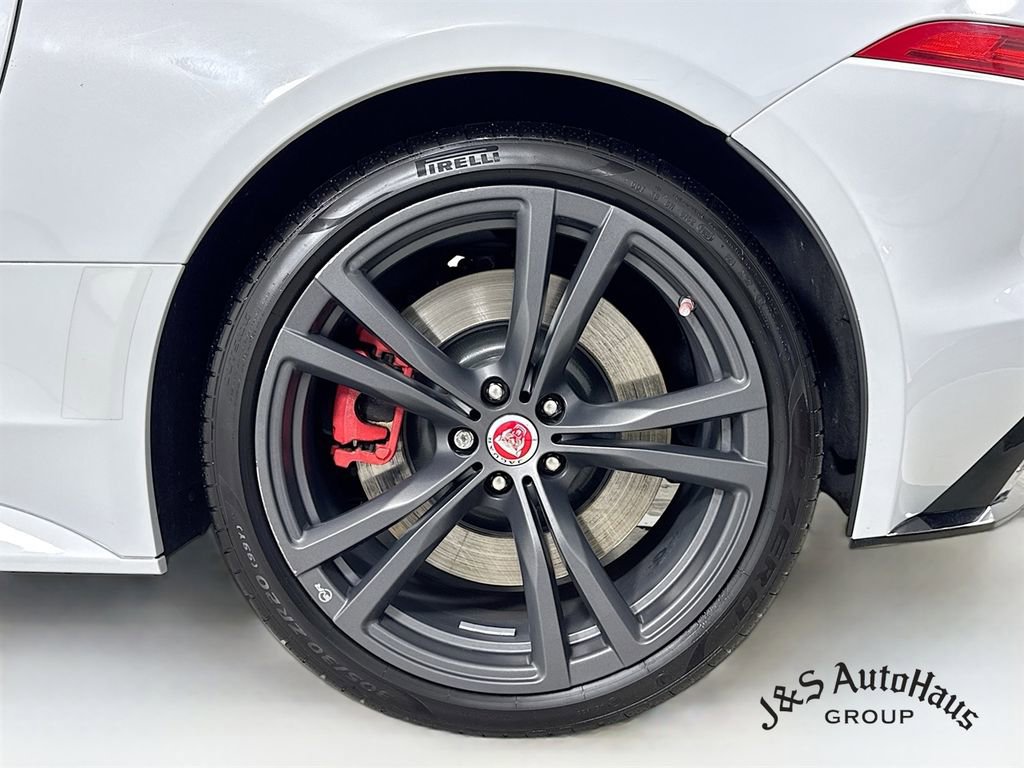 Used 2017 Jaguar F-TYPE SVR image 40