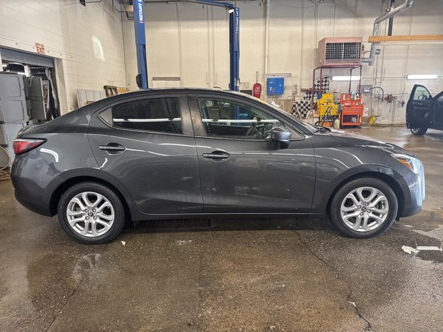 Used 2017 Toyota Yaris iA image 7