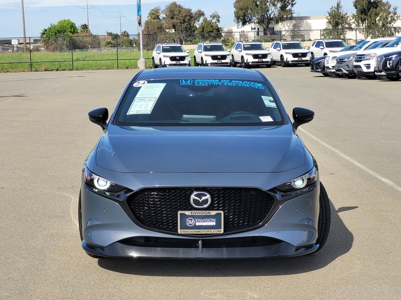 Used 2024 MAZDA MAZDA3 Hatchback w/Premium Plus Pkg image 2