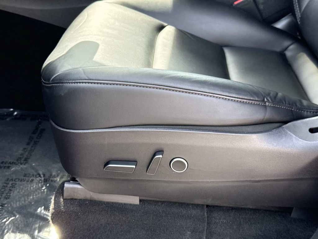 Used 2022 Tesla Model Y Performance AWD/4WD image 28