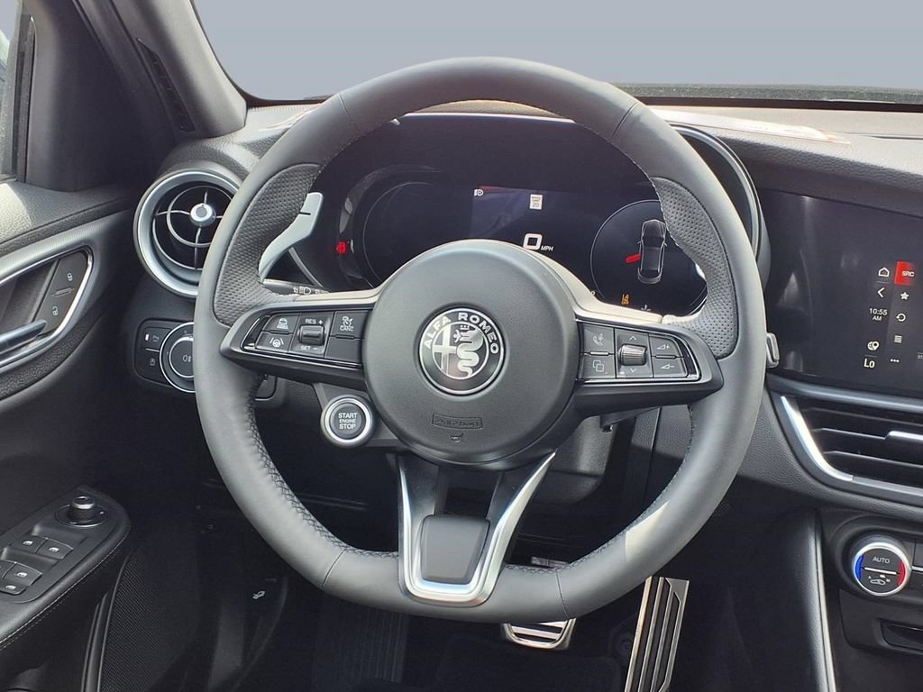 New 2026 Alfa Romeo Giulia w/ Driving Assist Package RWD image 9