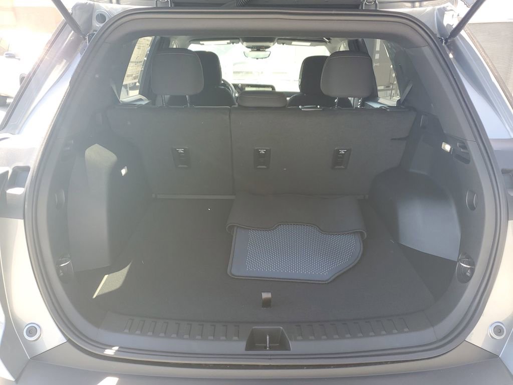 New 2026 Chevrolet Equinox LT w/ Safety and Technology Package FWD image 9