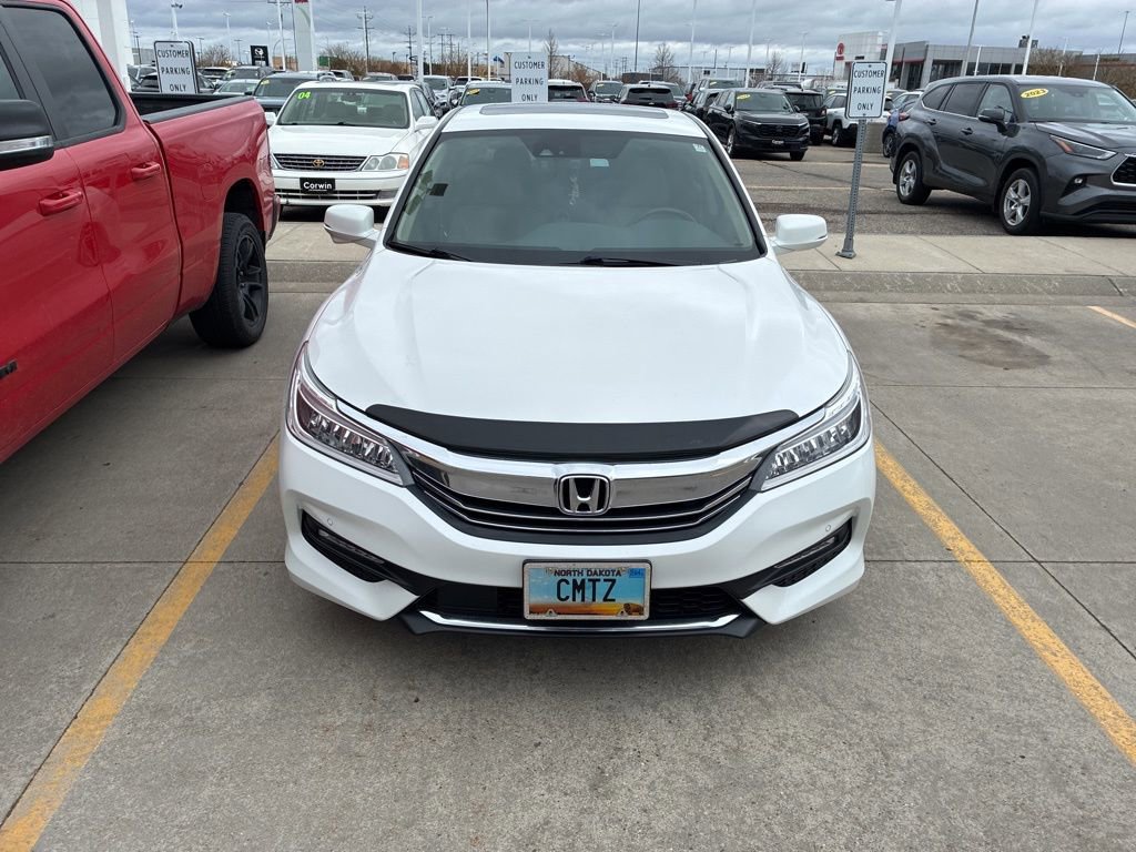 Used 2017 Honda Accord Touring image 6