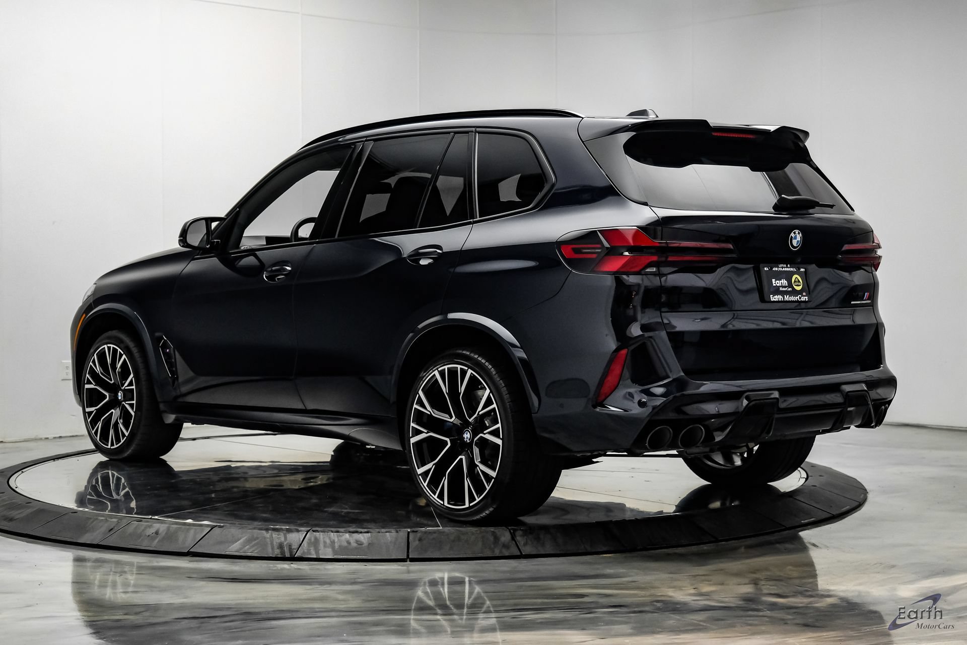 Used 2025 BMW X5 M Competition w/ Executive Package AWD/4WD image 10