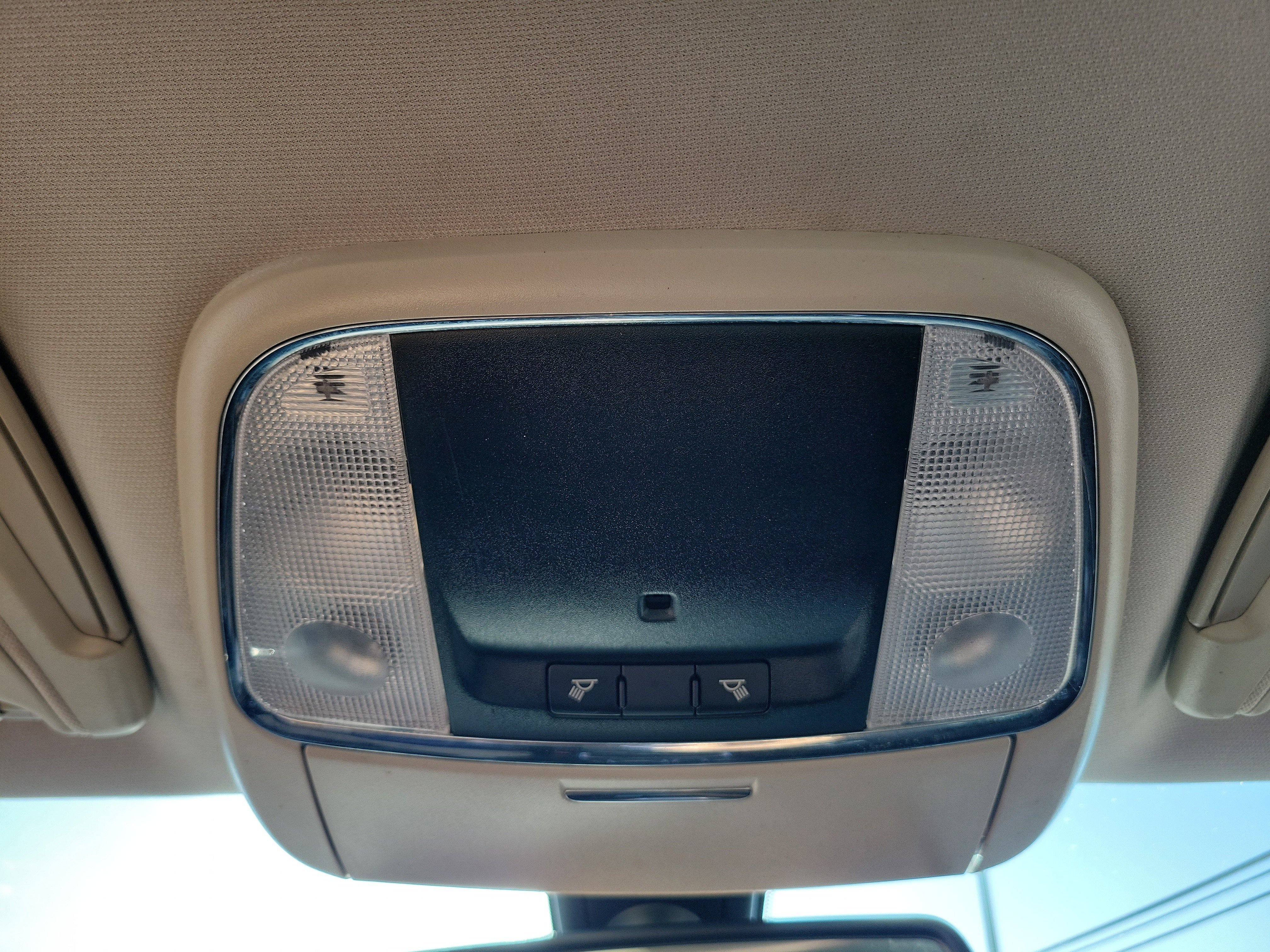 Used 2019 Chrysler 300 Touring w/ Chrome Appearance Package image 22