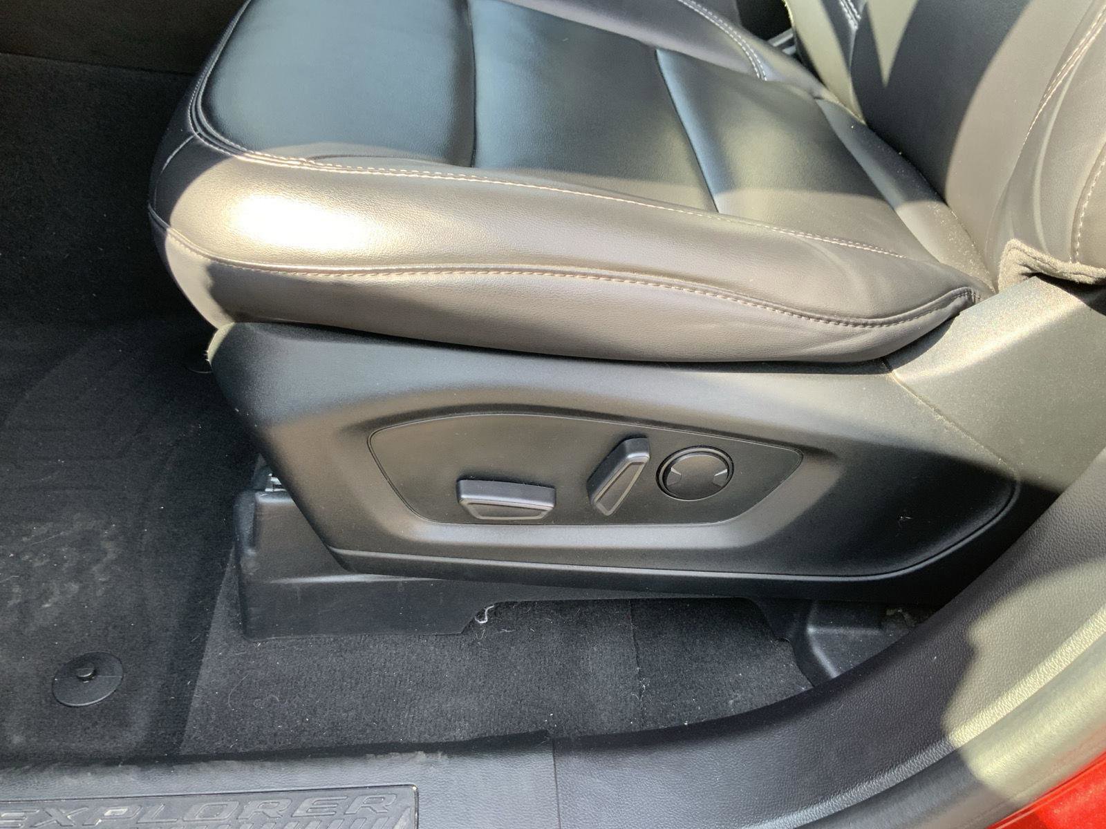 Used 2022 Ford Explorer XLT w/ Equipment Group 202A image 26