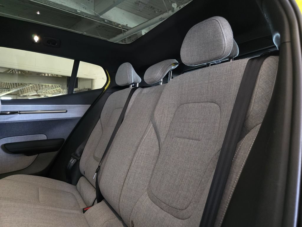 Certified 2025 Volvo EX30 Ultra AWD/4WD image 17