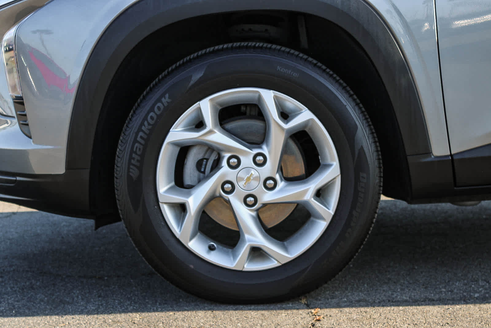 Used 2024 Chevrolet Trax LS w/ LS Convenience Package image 11