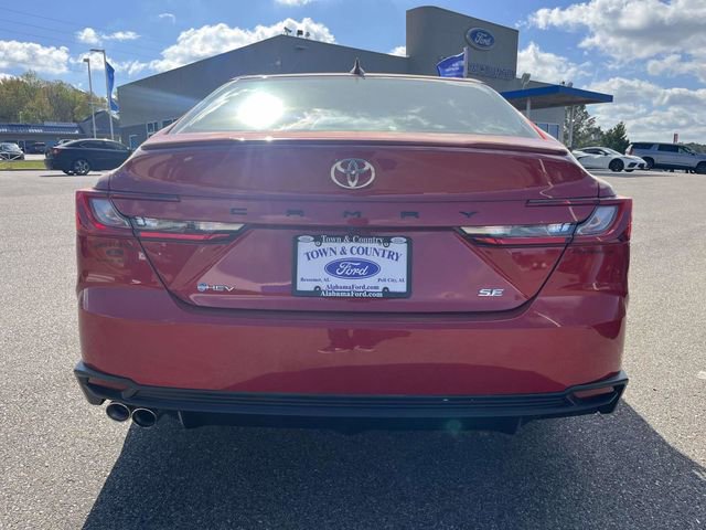 Used 2025 Toyota Camry SE image 4