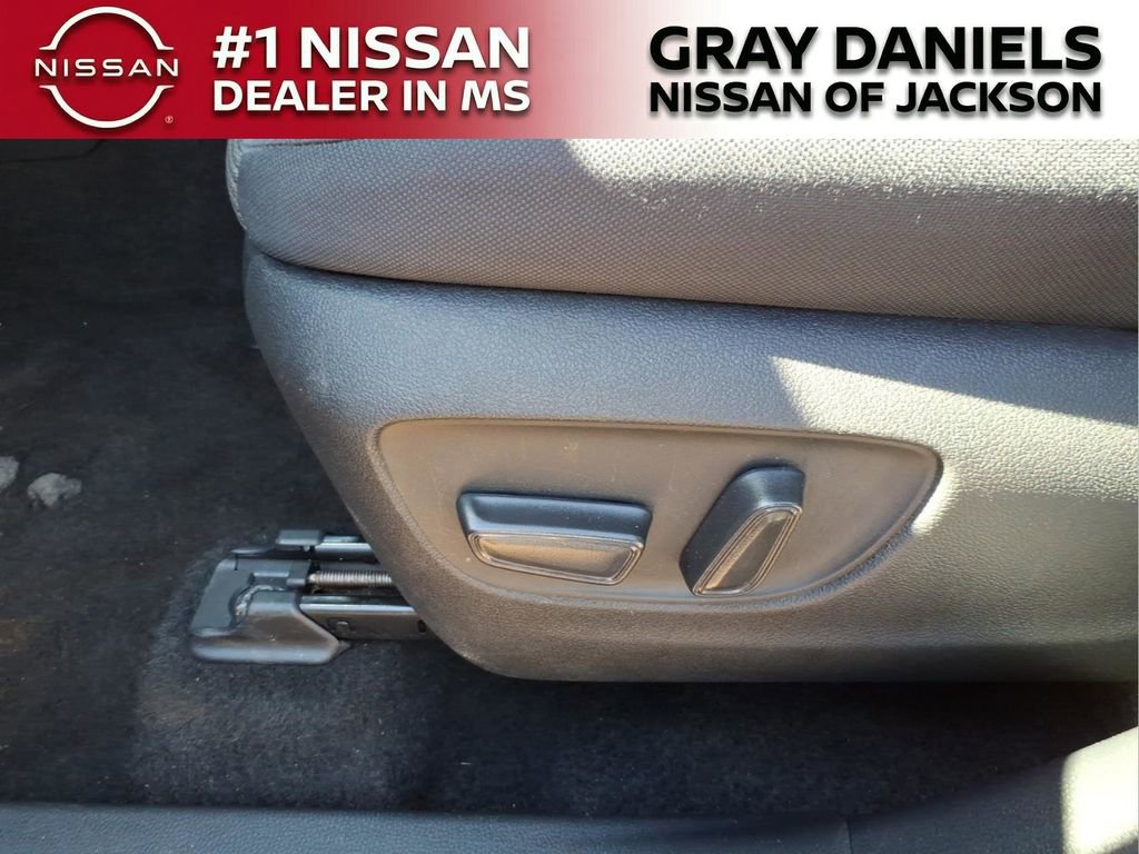 Used 2024 Toyota Highlander LE image 13