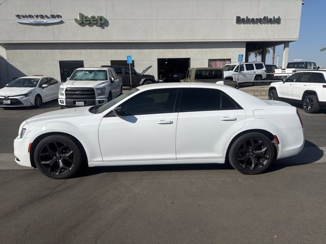Used 2022 Chrysler 300 Touring w/ Sport Appearance Package RWD image 2
