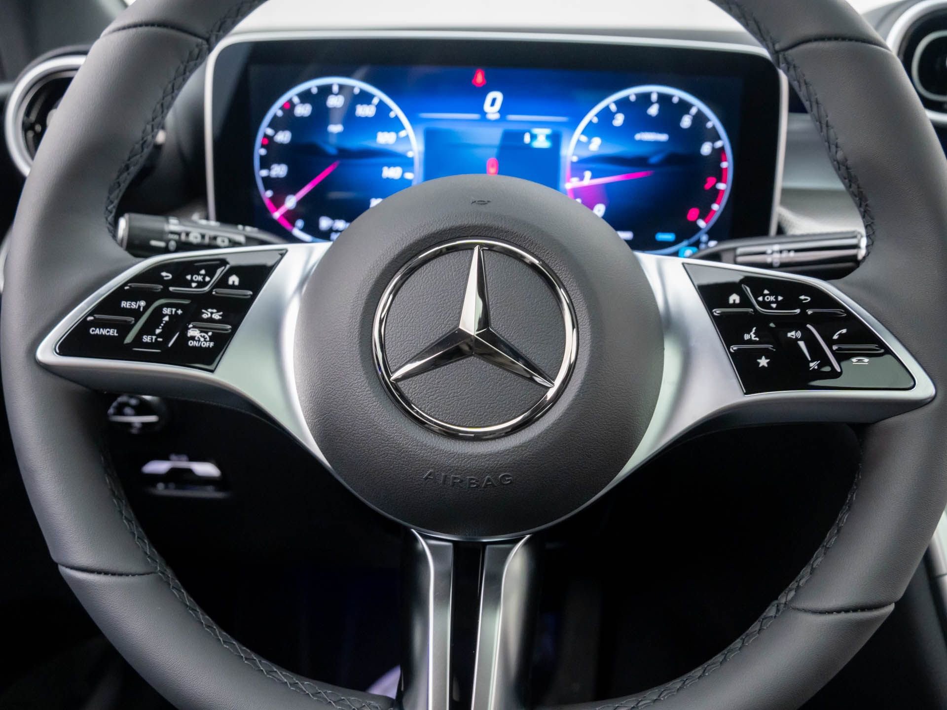 New 2025 Mercedes-Benz GLC 300 4MATIC image 14