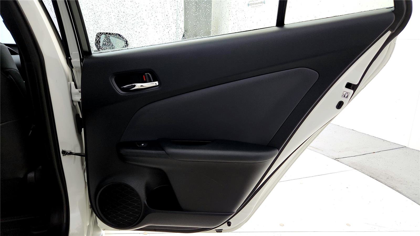 Used 2018 Toyota Prius Prime Premium image 18