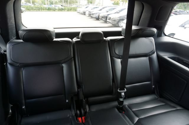 Used 2025 Ford Expedition Platinum w/ Stealth Performance Package AWD/4WD image 27